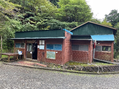 作治小屋