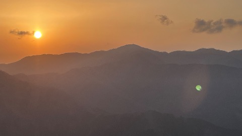 大山山頂手前から塔ノ岳　よく頑張った